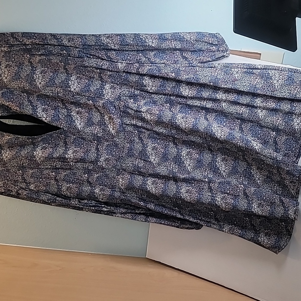 Abercrombie & Fitch Women's Dress L Blue Gray Purple Patterned Long Sleeve Slit